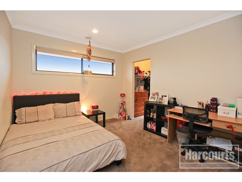 31 Edgeware Close, Pakenham VIC 3810