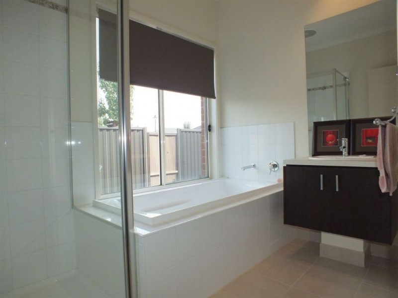 25 Sarton Link, Pakenham VIC 3810