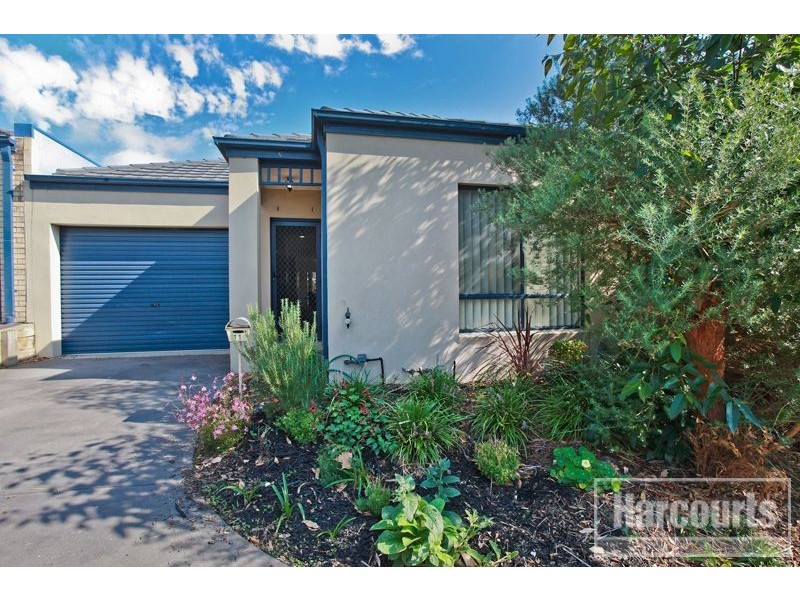 11/120 Ahern Road, Pakenham VIC 3810