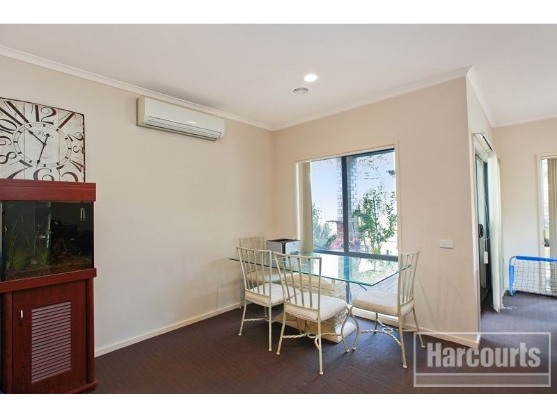 11/120 Ahern Road, Pakenham VIC 3810