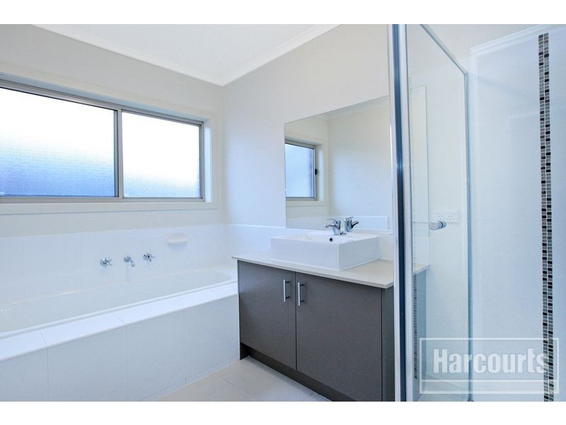 5 Mirabelle Street, Pakenham VIC 3810