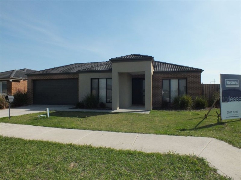 34 Honeyeater Way, Pakenham VIC 3810