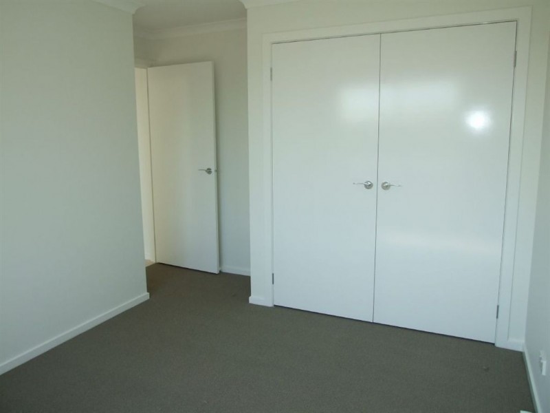 34 Honeyeater Way, Pakenham VIC 3810