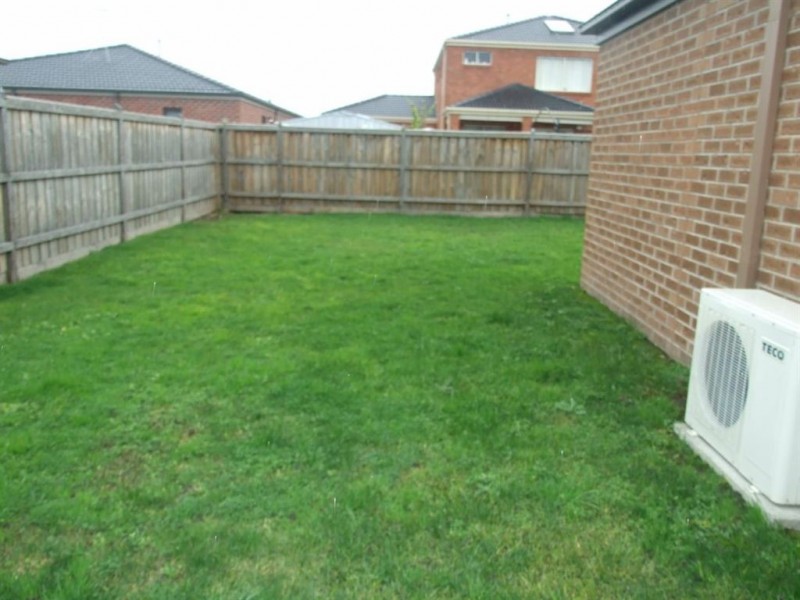 34 Honeyeater Way, Pakenham VIC 3810