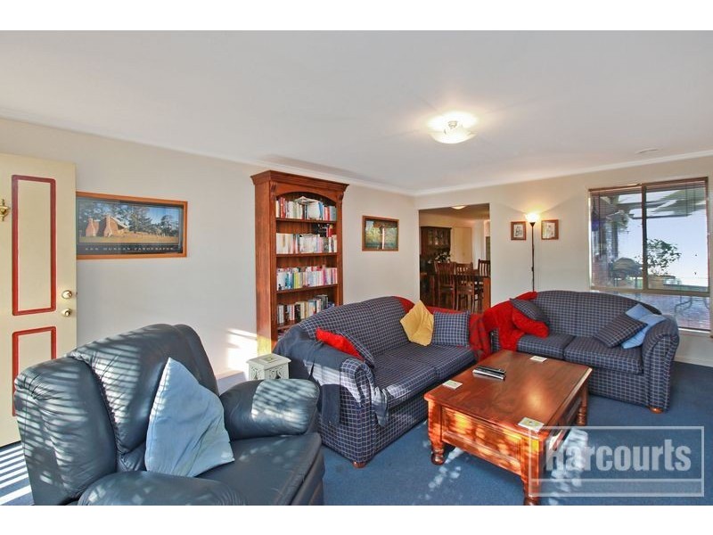 2 Glenda Court, Pakenham VIC 3810