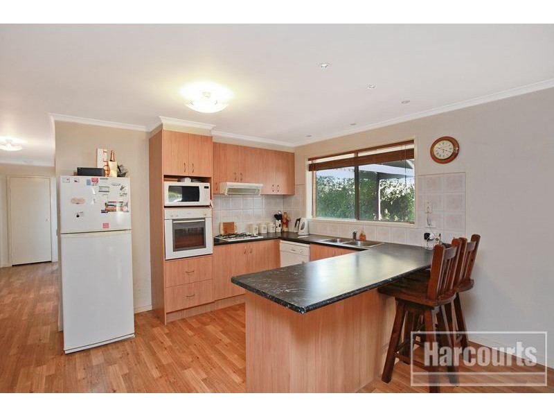 2 Glenda Court, Pakenham VIC 3810