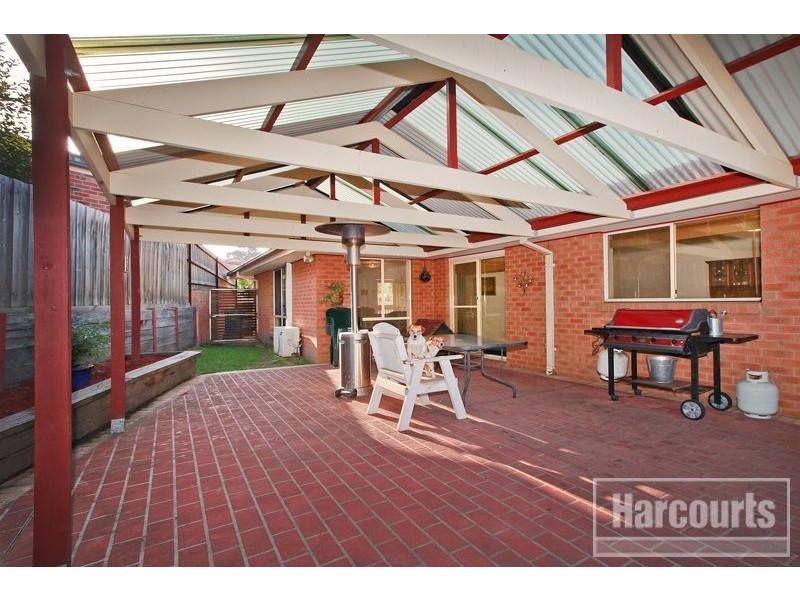 2 Glenda Court, Pakenham VIC 3810
