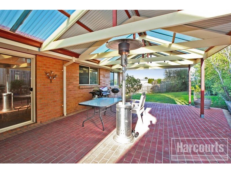 2 Glenda Court, Pakenham VIC 3810