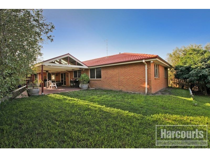 2 Glenda Court, Pakenham VIC 3810
