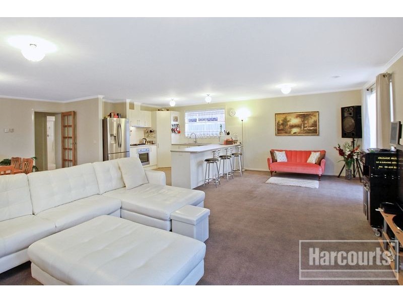 11 Mirabelle Street, Pakenham VIC 3810