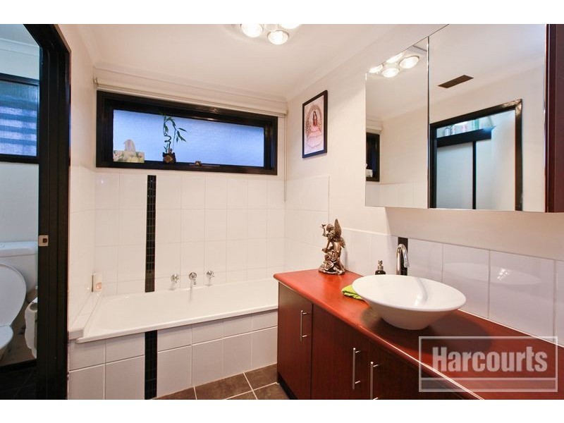 2 Finch Court, Pakenham VIC 3810