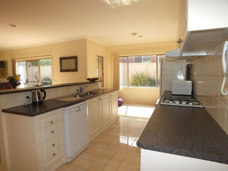 7 Charlotte Pass, Pakenham VIC 3810