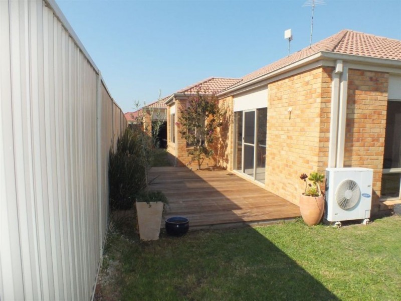 7 Charlotte Pass, Pakenham VIC 3810