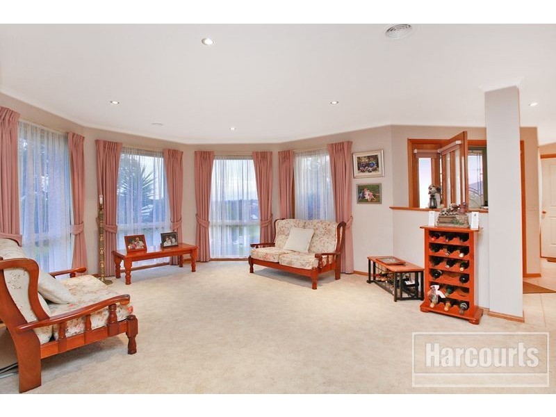 6 Tonia Court, Pakenham VIC 3810