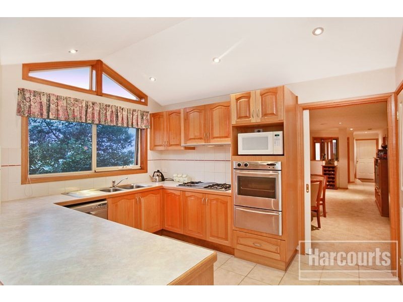 6 Tonia Court, Pakenham VIC 3810