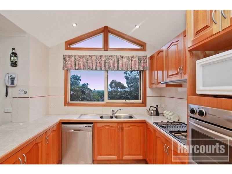 6 Tonia Court, Pakenham VIC 3810