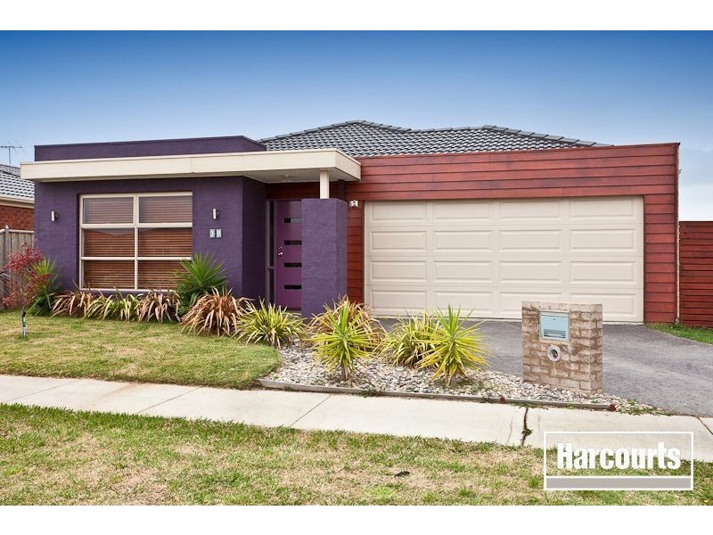 39 Greendale Boulevard, Pakenham VIC 3810