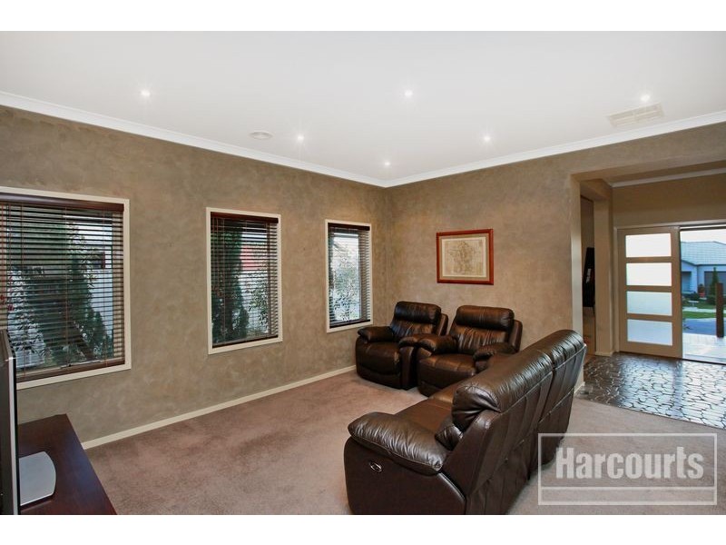 11 Botanic Drive, Pakenham VIC 3810