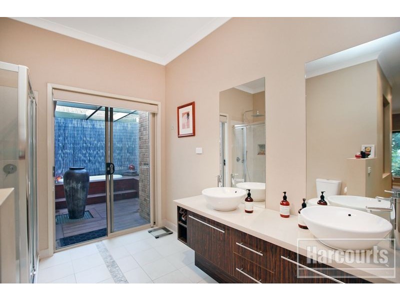 11 Botanic Drive, Pakenham VIC 3810