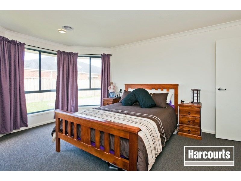 6 Mikasa Place, Pakenham VIC 3810