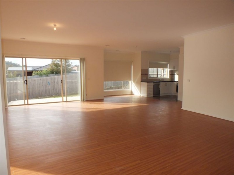 2/7 Blue Gum Court, Pakenham VIC 3810