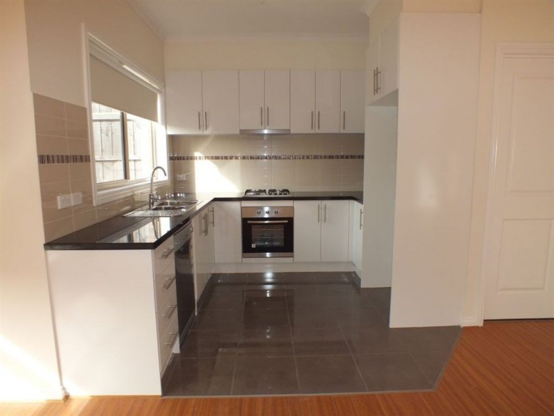 2/7 Blue Gum Court, Pakenham VIC 3810