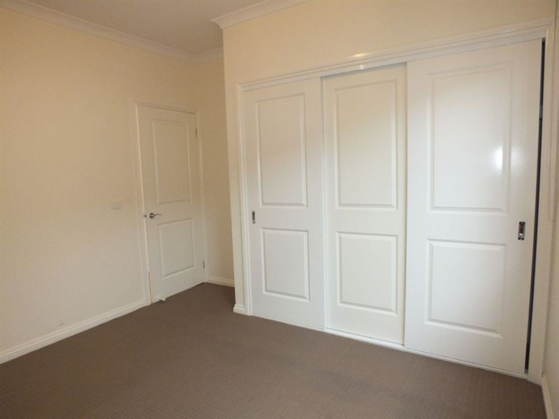 2/7 Blue Gum Court, Pakenham VIC 3810