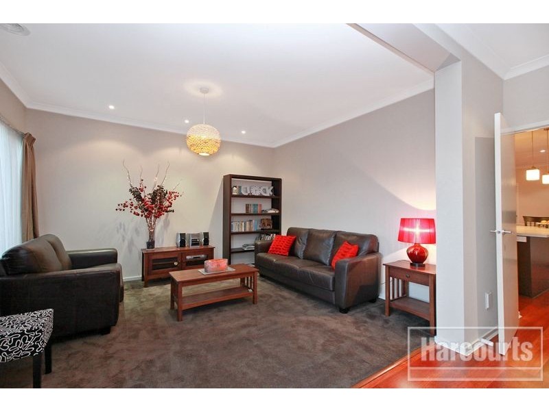 7 Henry Lawson Drive, Pakenham VIC 3810