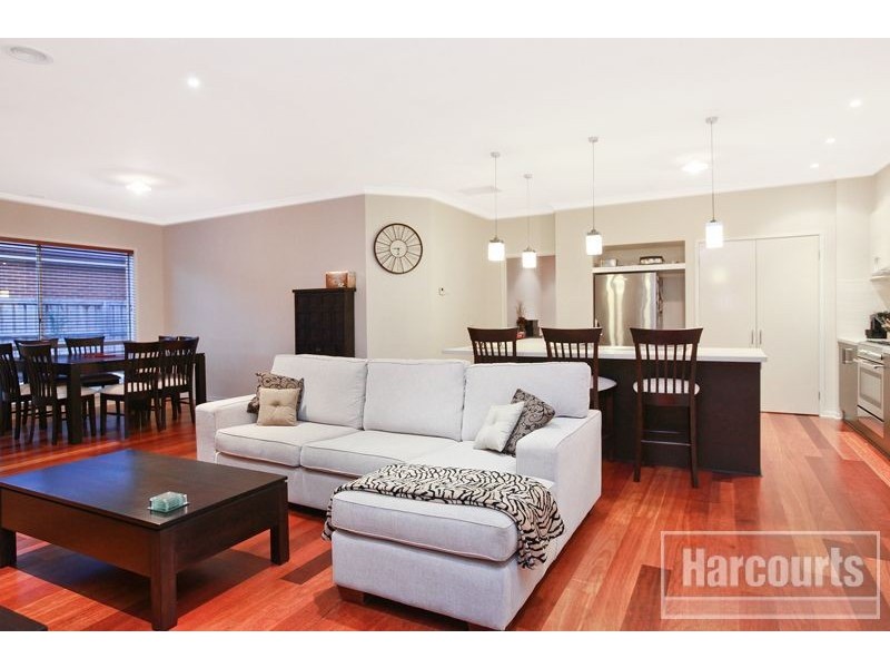 7 Henry Lawson Drive, Pakenham VIC 3810