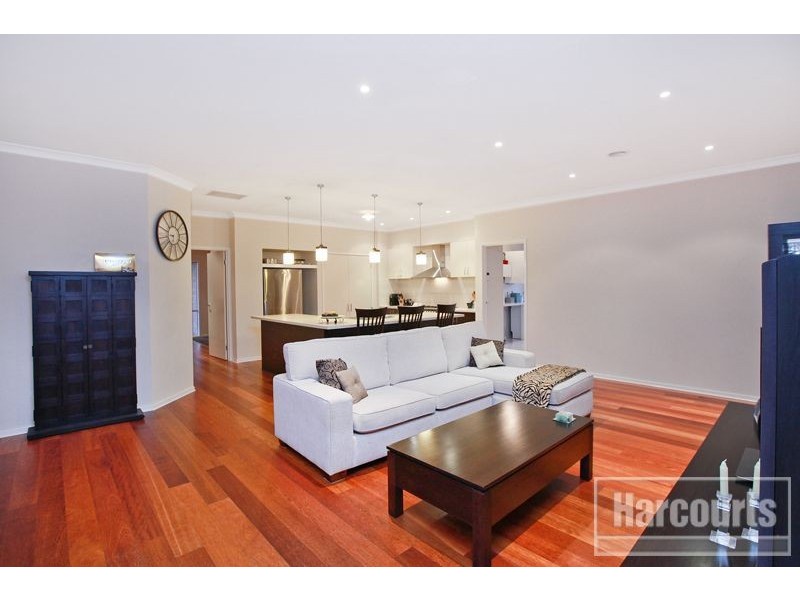 7 Henry Lawson Drive, Pakenham VIC 3810