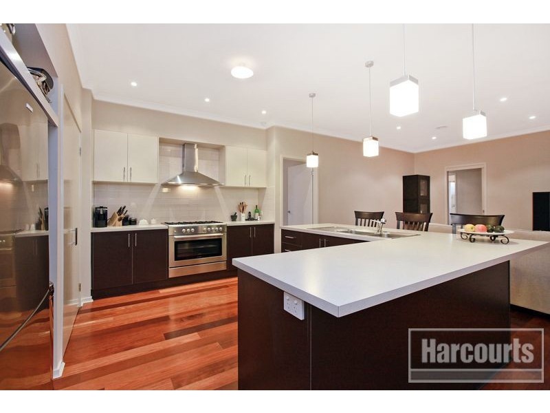 7 Henry Lawson Drive, Pakenham VIC 3810