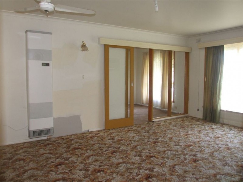 18 Henry Street, Pakenham VIC 3810