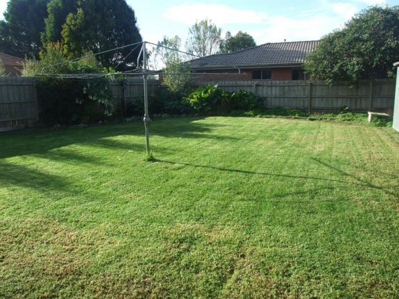 18 Henry Street, Pakenham VIC 3810