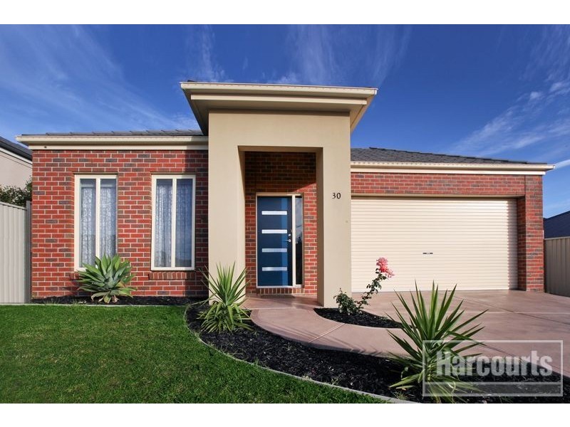 30 The Circuit, Pakenham VIC 3810