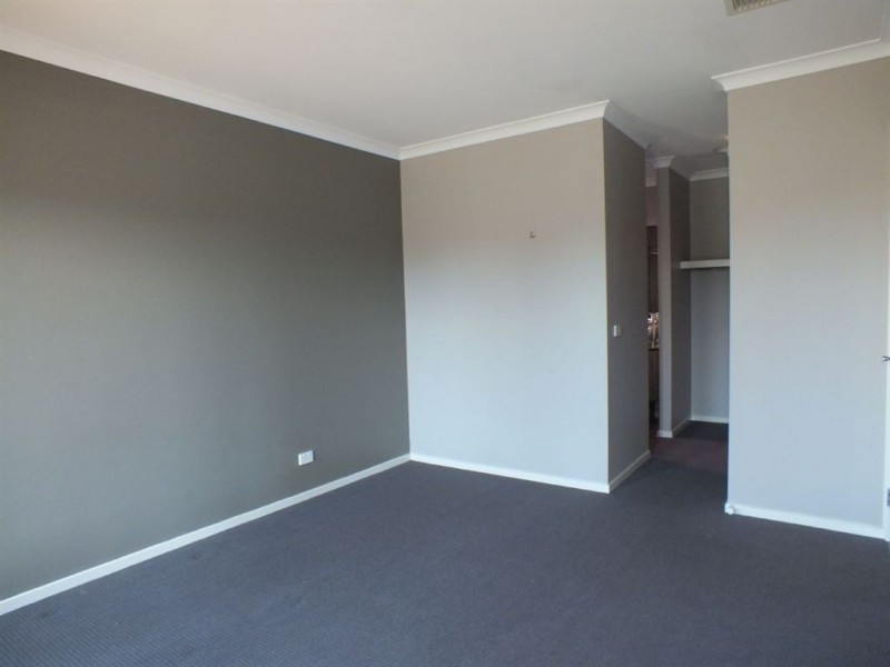 42 Everly Circuit, Pakenham VIC 3810