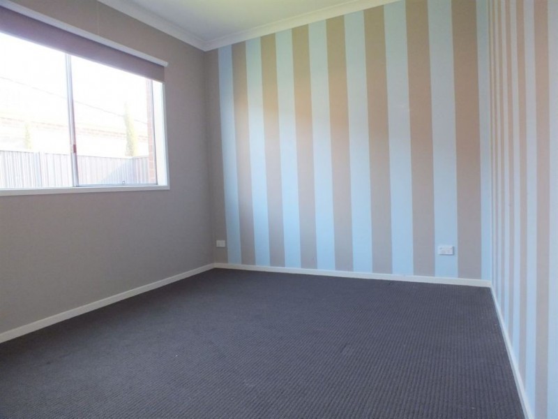 42 Everly Circuit, Pakenham VIC 3810