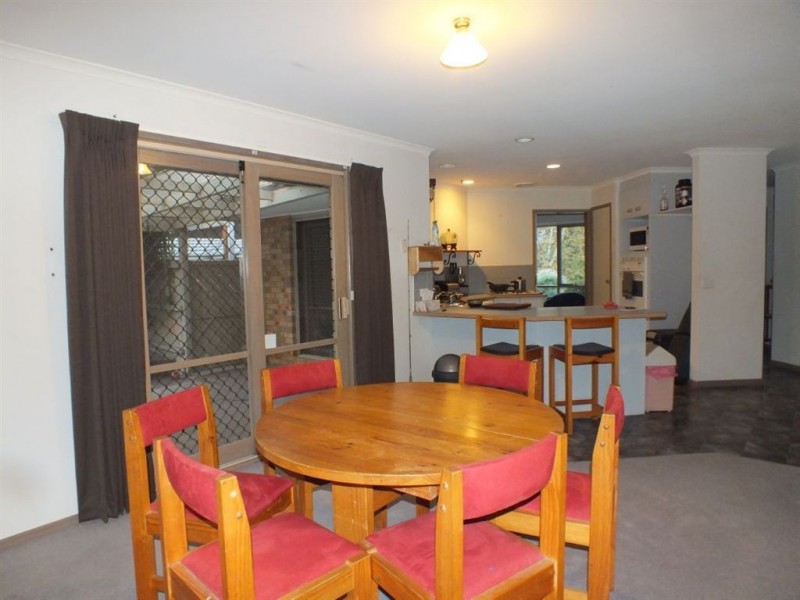 2 Paramount Way, Pakenham VIC 3810