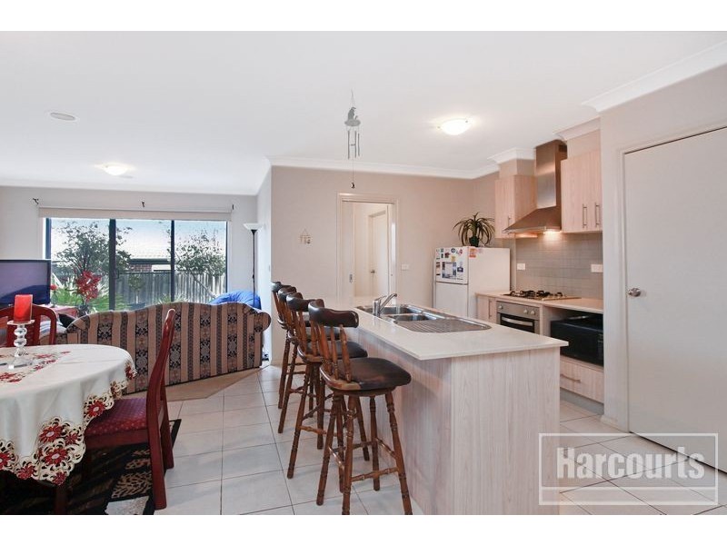 16 Ivory Drive, Pakenham VIC 3810