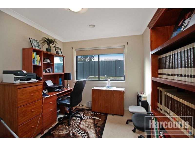 16 Ivory Drive, Pakenham VIC 3810