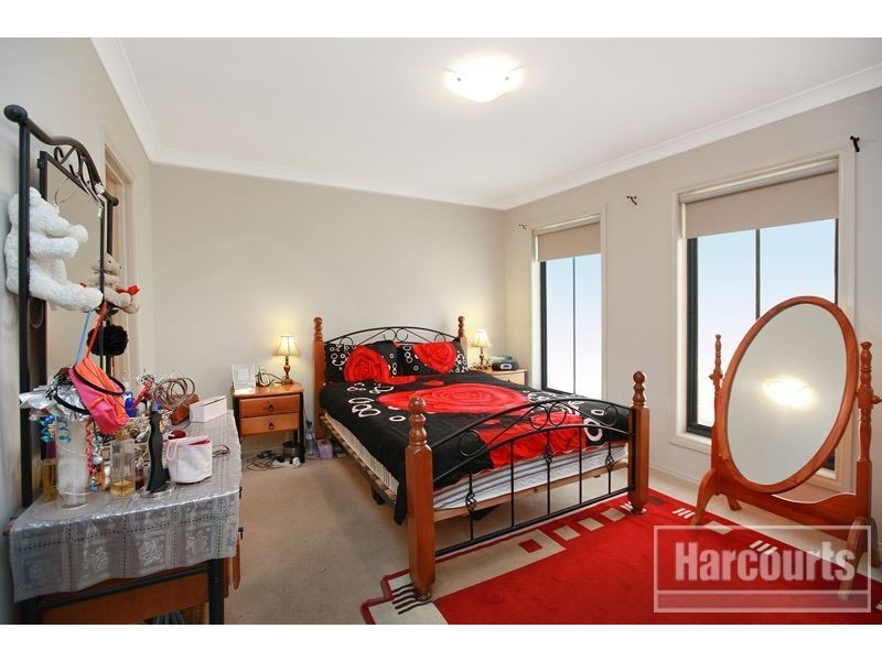 16 Ivory Drive, Pakenham VIC 3810