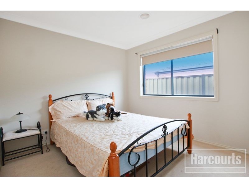 16 Ivory Drive, Pakenham VIC 3810