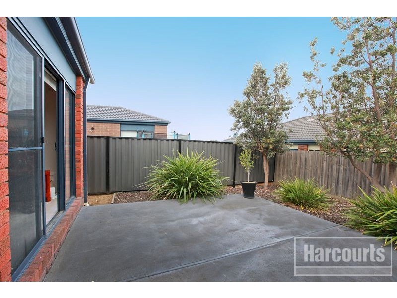 16 Ivory Drive, Pakenham VIC 3810