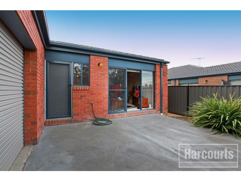 16 Ivory Drive, Pakenham VIC 3810