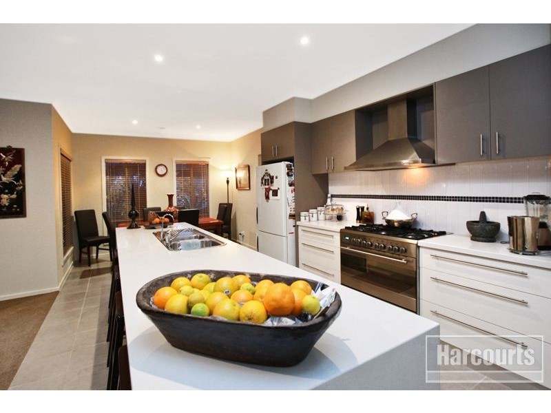 15 Eventide Rise, Pakenham VIC 3810