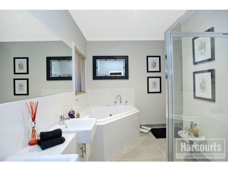 15 Eventide Rise, Pakenham VIC 3810