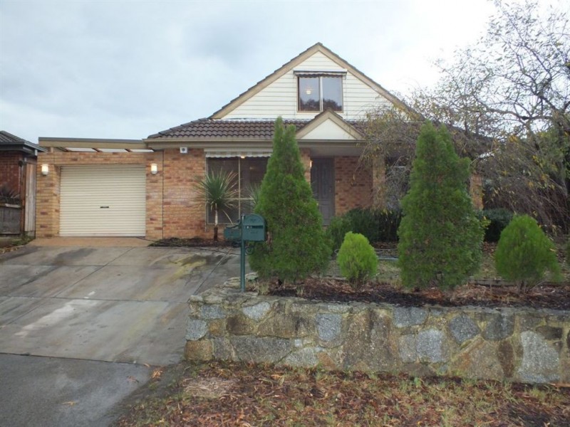 2 Sunnyside Drive, Berwick VIC 3806