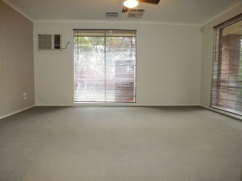 2 Sunnyside Drive, Berwick VIC 3806