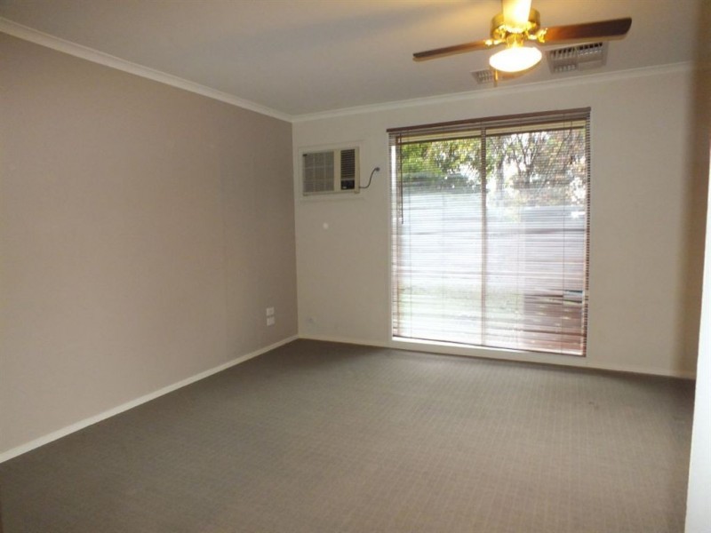 2 Sunnyside Drive, Berwick VIC 3806