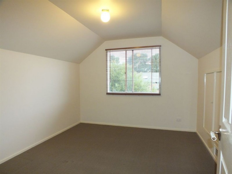 2 Sunnyside Drive, Berwick VIC 3806