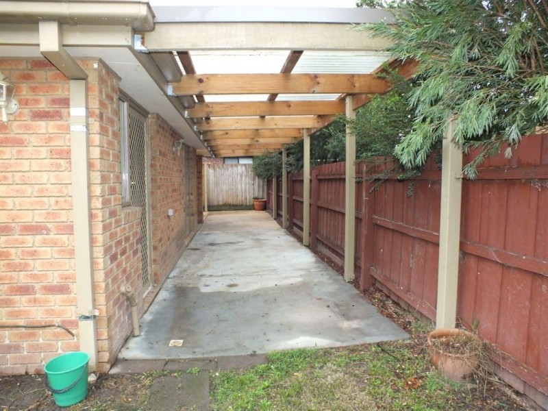 2 Sunnyside Drive, Berwick VIC 3806
